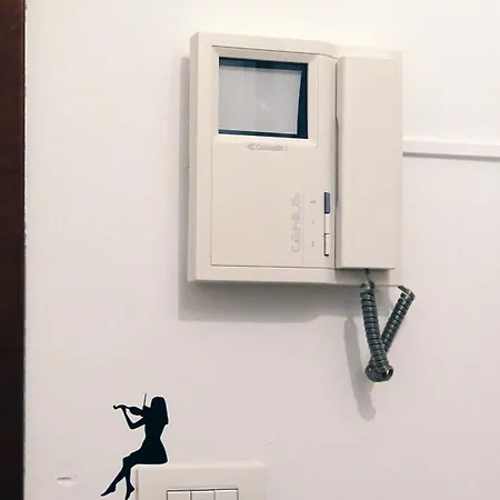 Appartamento Music House - Metro M4 - Linate - Studi *